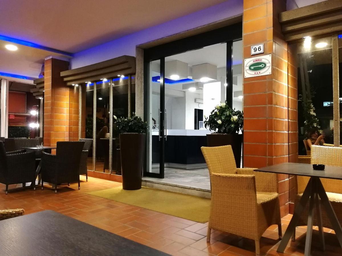 Hotel Diplomatic Риччоне Екстер'єр фото